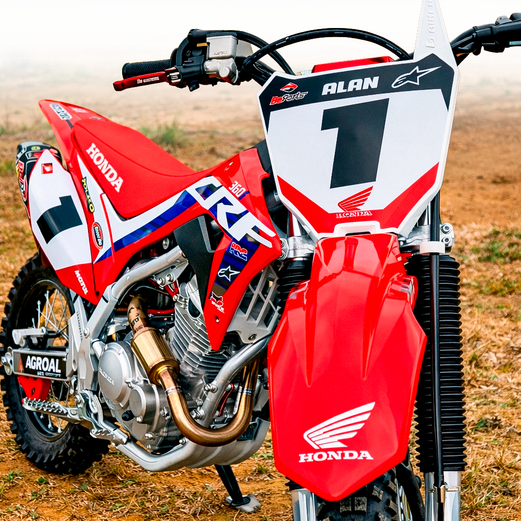 CRF 250F com kit gráfico Falmar